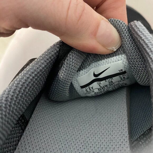 Nike Women's Black & Gray Air Running Sneakers Size 5.5 - Picture 6 of 6